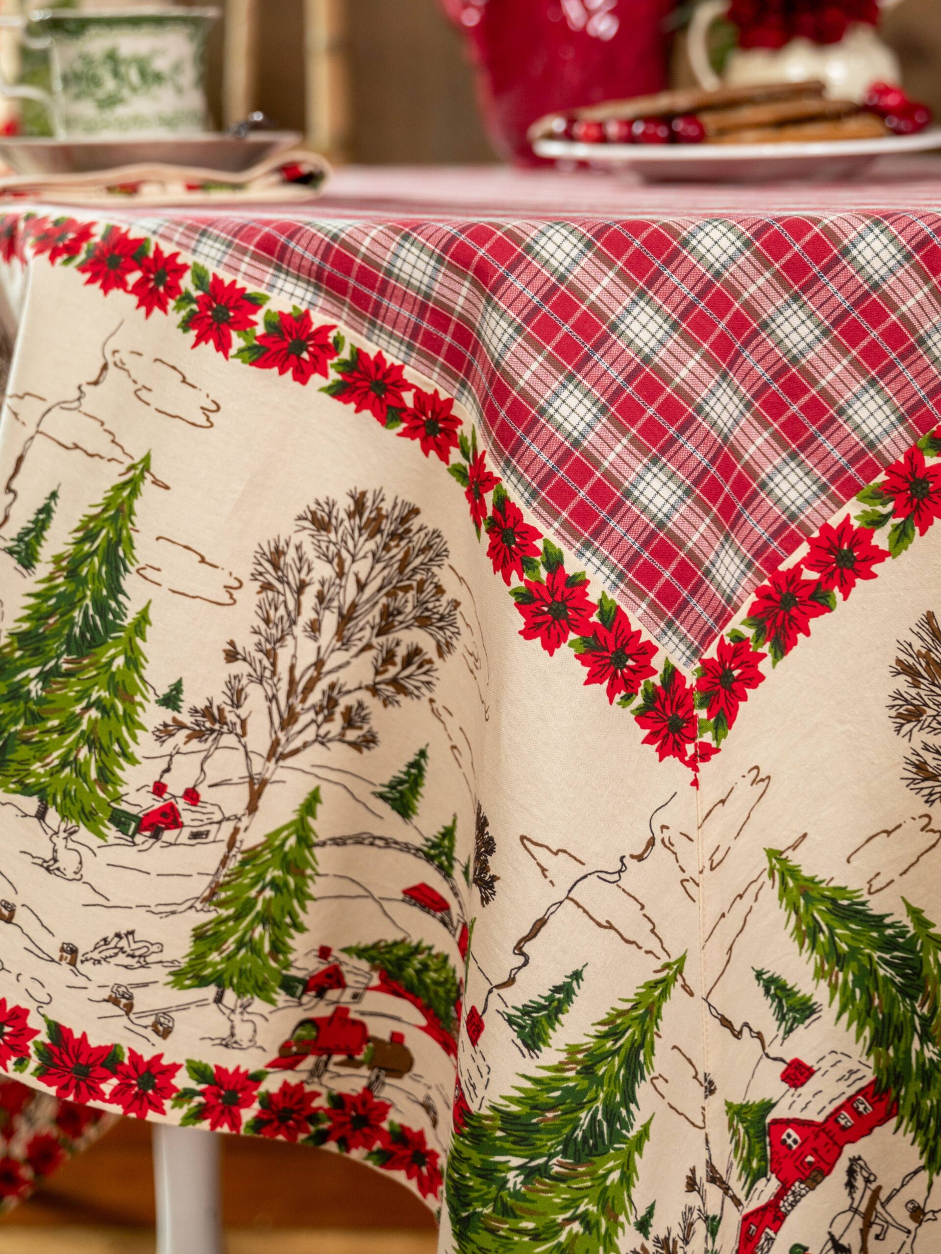 Yuletide Tablecloth: 60x108