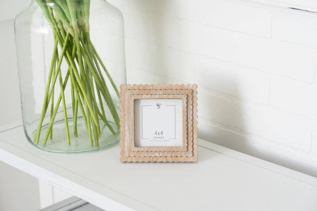 6x6x1 wood photo frame (SCALLOP)