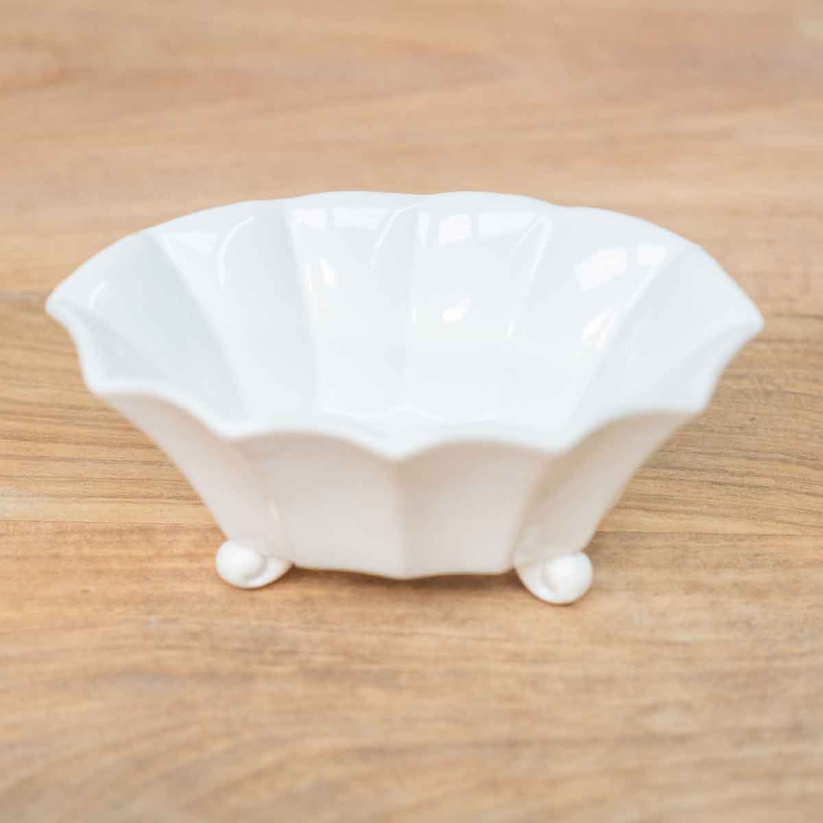 Scalloped Candy Dish Antique White 6x2.5x3.5