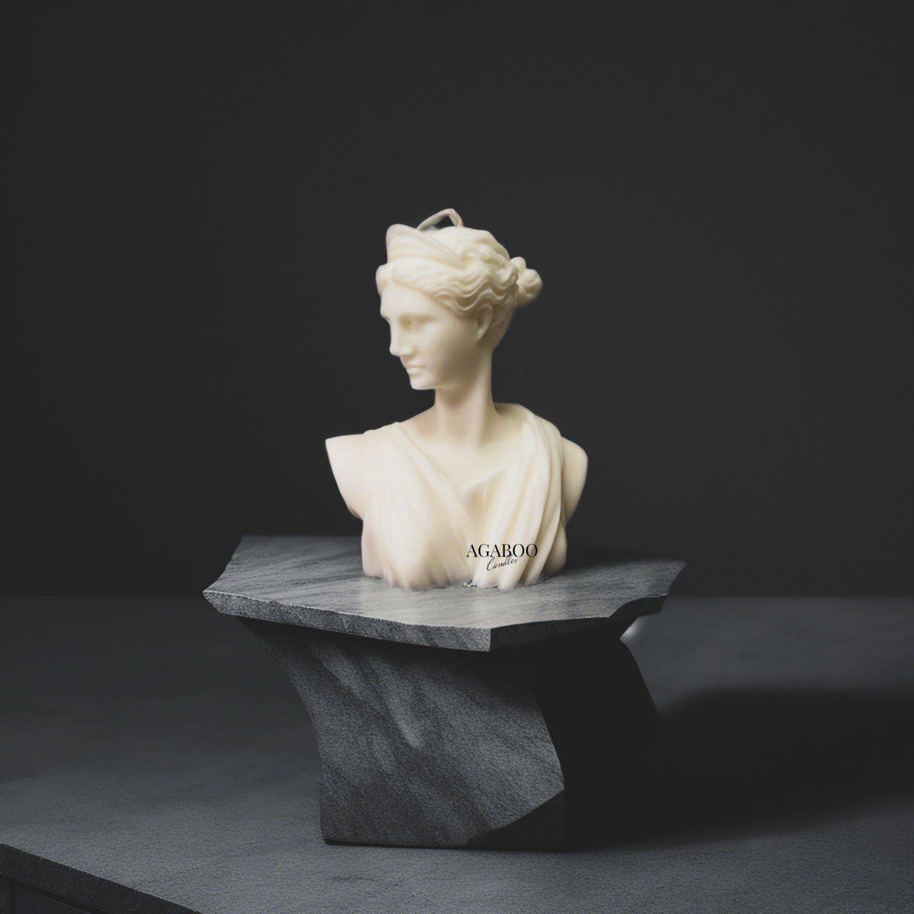 Sculptural Artemis Greek Goddess Bust Candle 6.5x5in: Cream, Bamboo & Coconut
