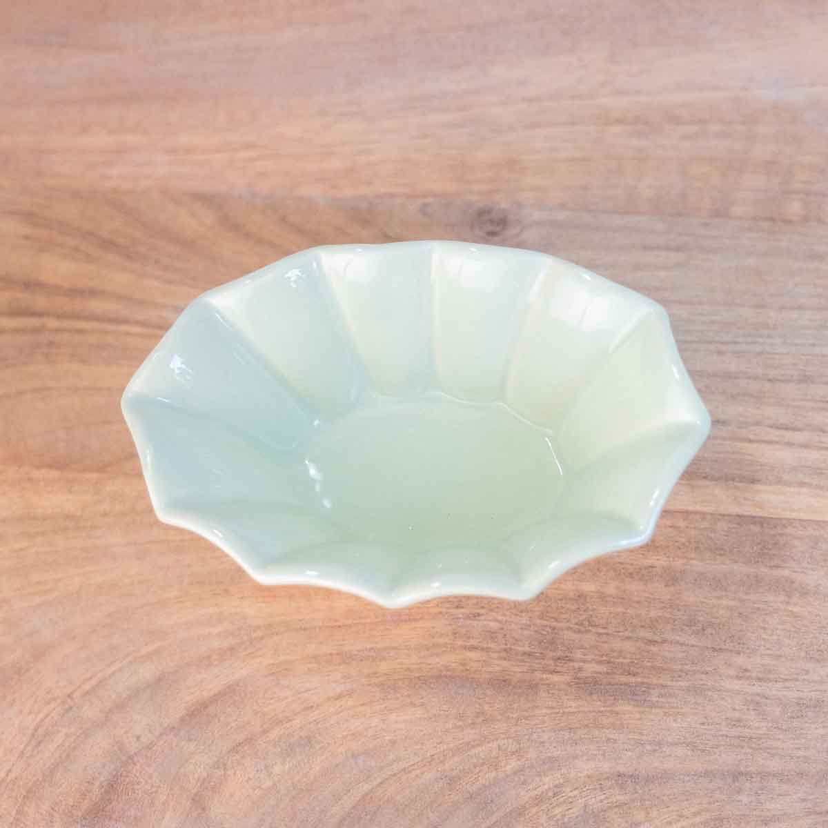Scalloped Candy Dish   Light Green    6x2.5x3.5
