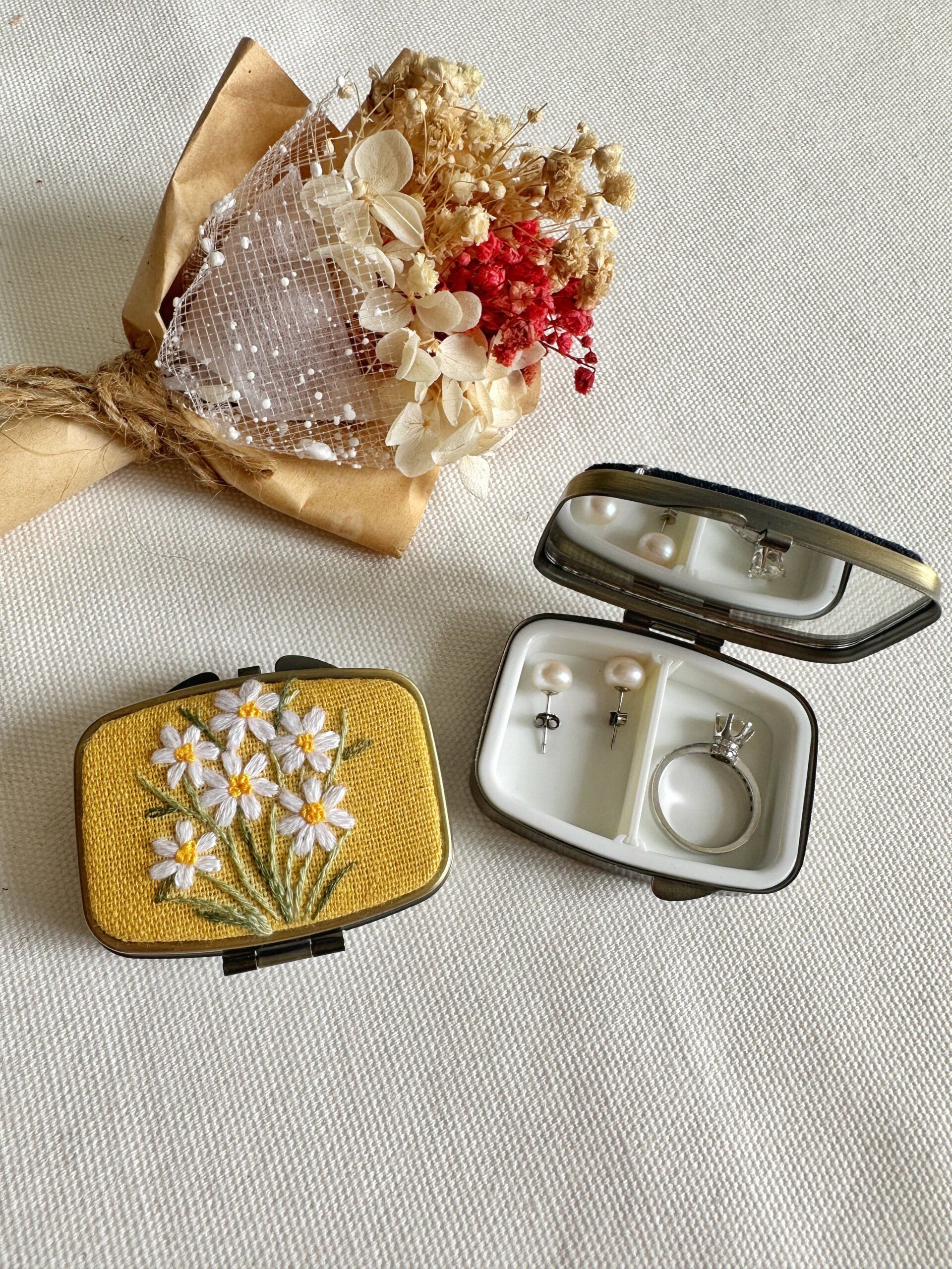 Floral Embroidered Rectangle Mini Jewelry Box With Mirror: 2. Daisy Garden