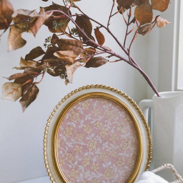 Cream and Gold Oval Photo Frame