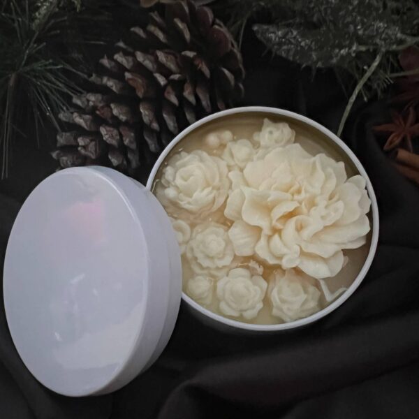 Floral Tin Candle 5oz Clean Cotton, Gloss White - Image 5