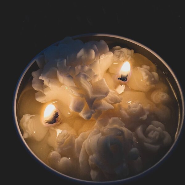 Floral Tin Candle 5oz Clean Cotton, Gloss White - Image 6