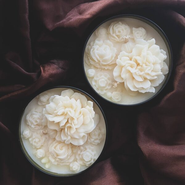 Floral Tin Candle 5oz Clean Cotton, Gloss White - Image 9