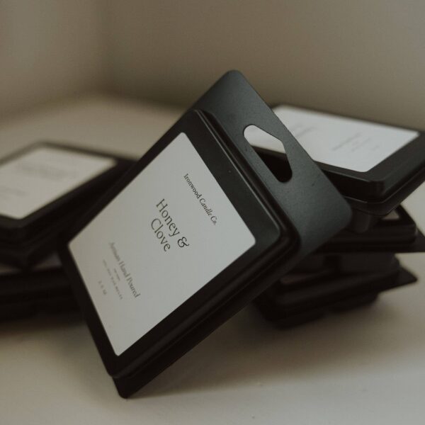 All-Natural Soy Wax Melts Cardamom & Vetiver - Image 6