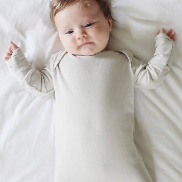 Oat Organic Cotton Knotted Gown: 0-3 Months - Image 3