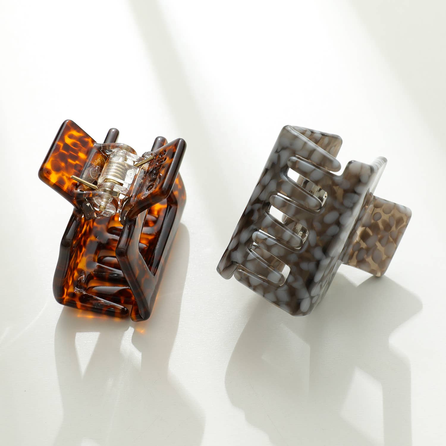 Adorro - Vintage Stone Simone Mini | Classic Square Claw Clip - Image 3