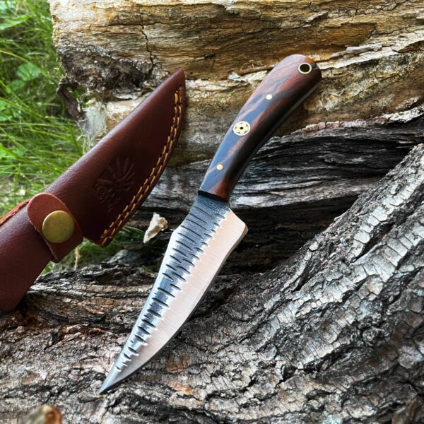 TC-055 Carbon steel Black Walnut wood scales