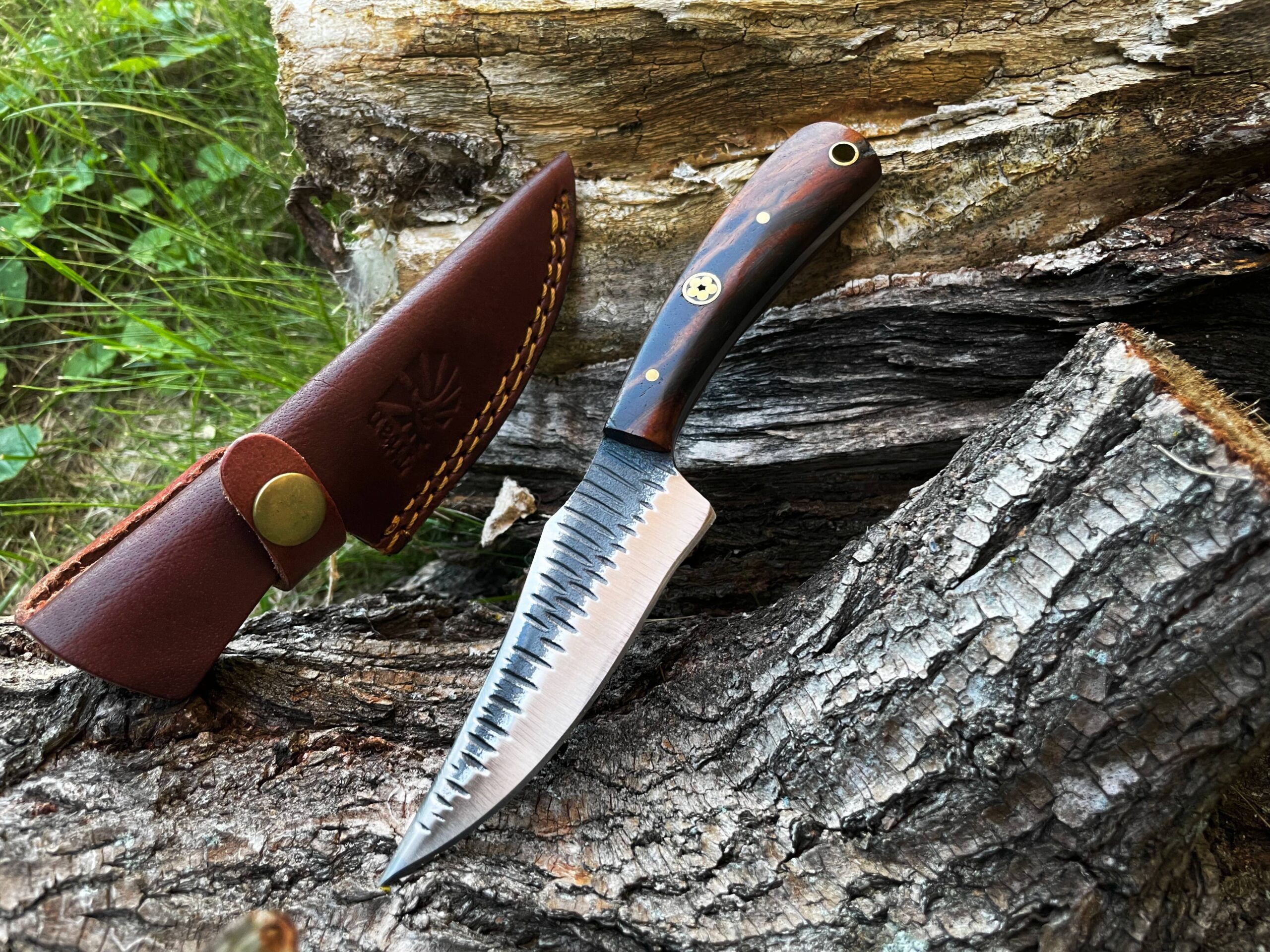 TC-055 Carbon steel Black Walnut wood scales