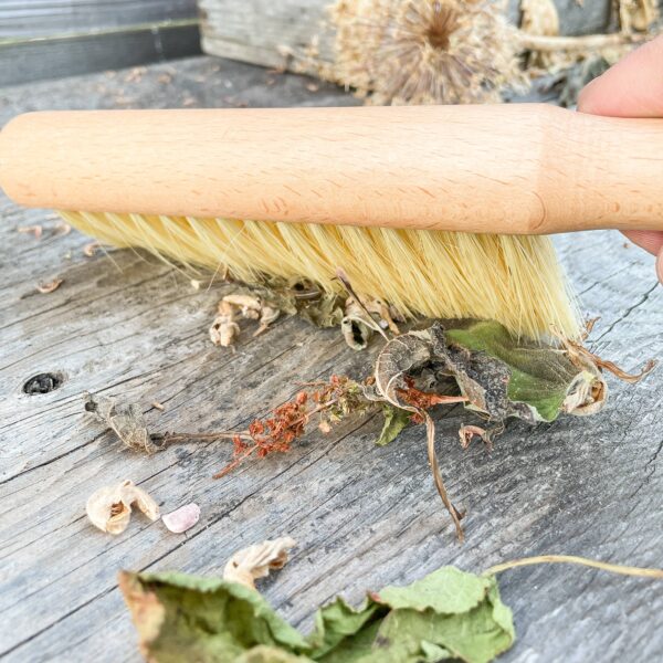 Multi-Purpose Gardener's Brush - Image 5