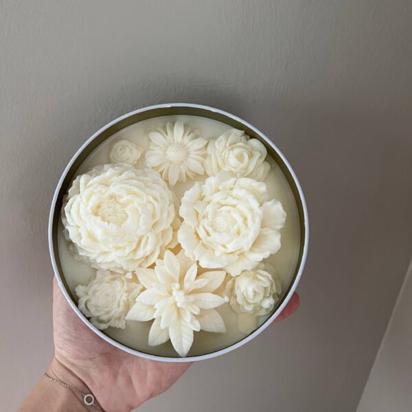 Flower Candle 12 oz 2x5.5in - Container : Lavender, Gloss White - Image 10