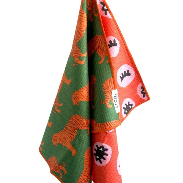 Eye of the Tiger: Reversible Hand Towel: Orange/Cream/Green - Image 4
