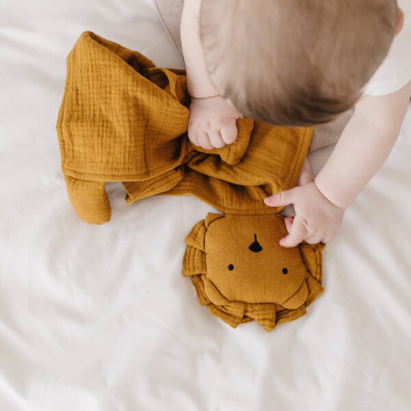 Toffee Lion Organic Cotton Muslin Lovey Blanket - Image 3
