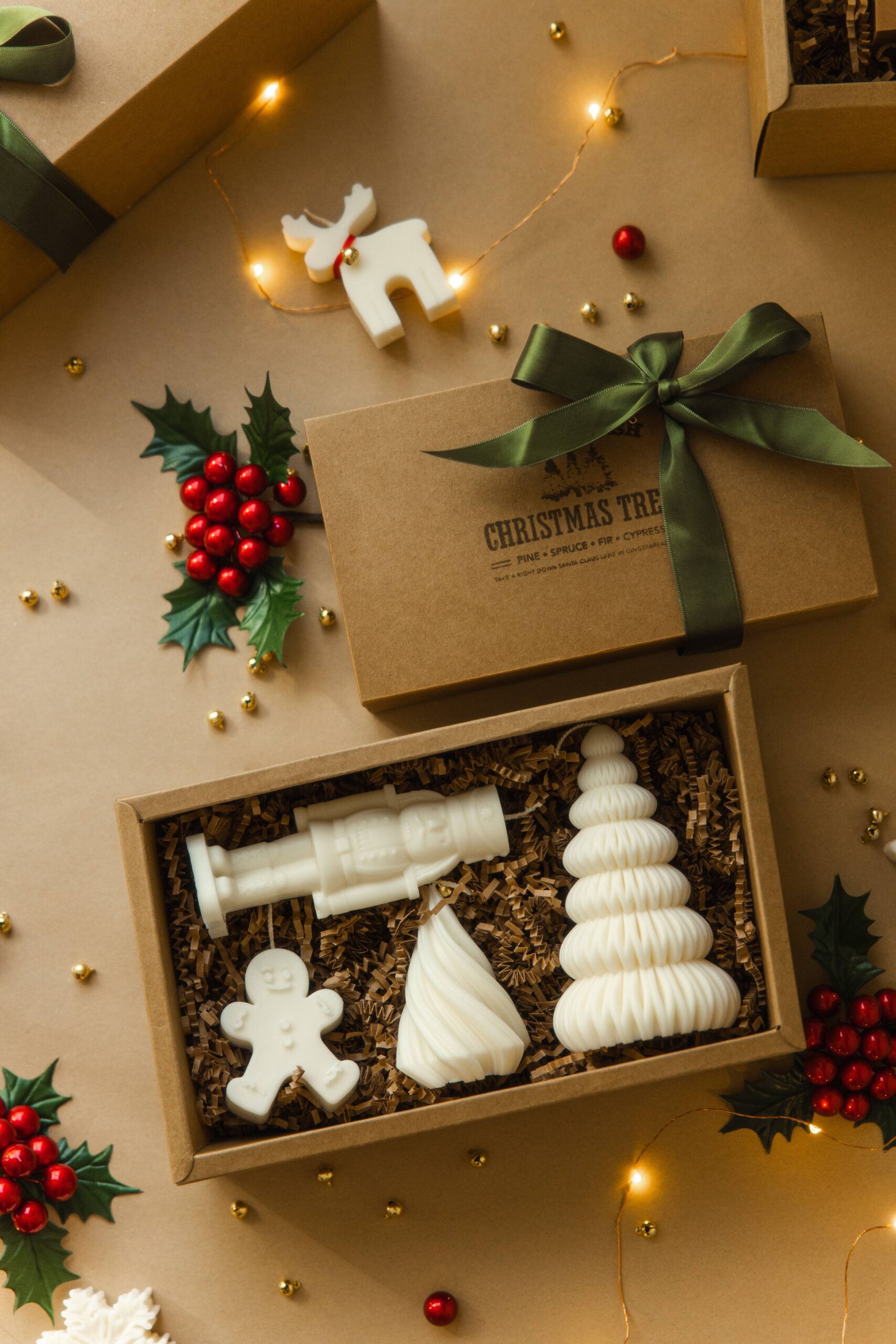 Large Christmas candle box: Ivory, Walk in the Woods