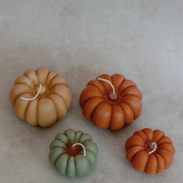 Pumpkin candle - Large: Terracotta, Apples and Maple Bourbon - Image 2