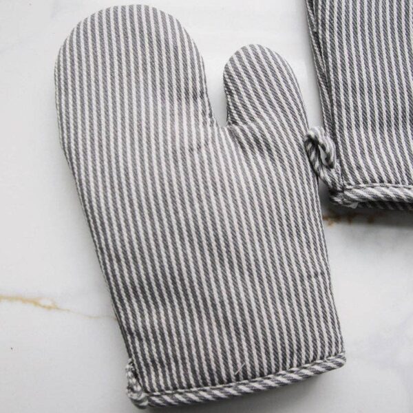 Simple Stripe Oven Mitt - Image 3