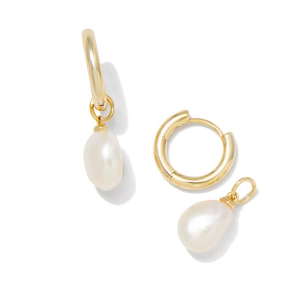 WILLA PEARL HUGGIE EARRINGS GOLD WHITE PEARL - Image 2