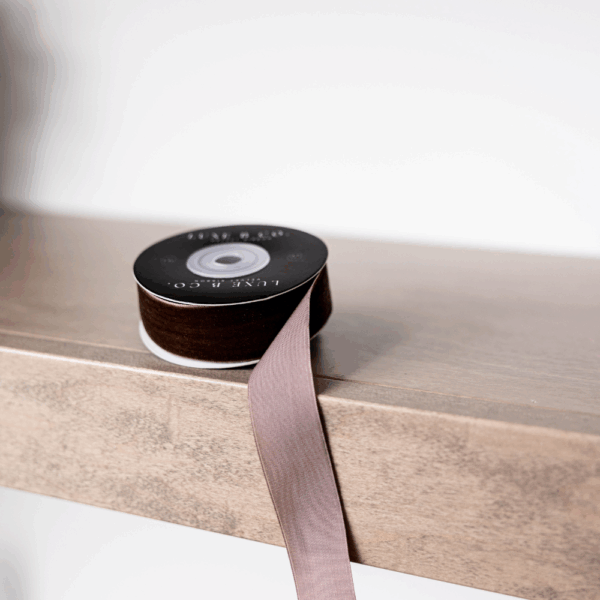 Ribbon Brown Velvet Medium - Image 8