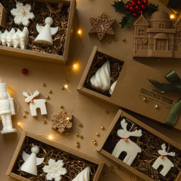 Holiday gift box with candles: Caramel, Walk in the woods - Image 2