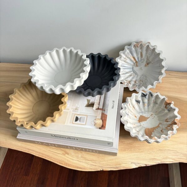 Kyma -Scallop Bowl: Black Fusion Marble - Image 9
