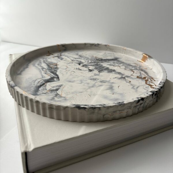 Joma - Concrete Fluted Tray | Round Concrete Tray: Black fusion marble - Image 7