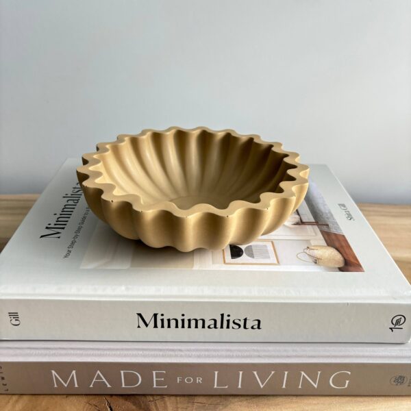 Kyma -Scallop Bowl: Black Fusion Marble - Image 5