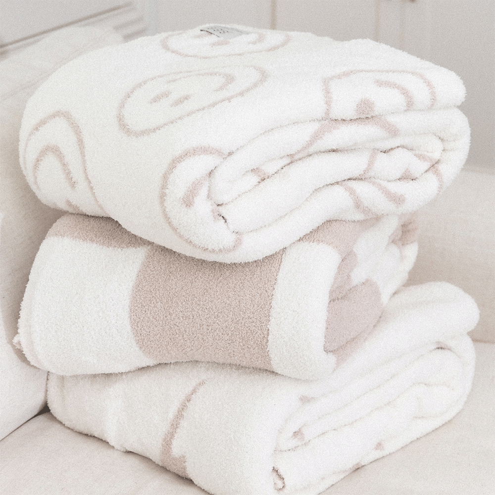 Smiley Luxe Home Blanket: New Neon Citron/Blue - Image 17