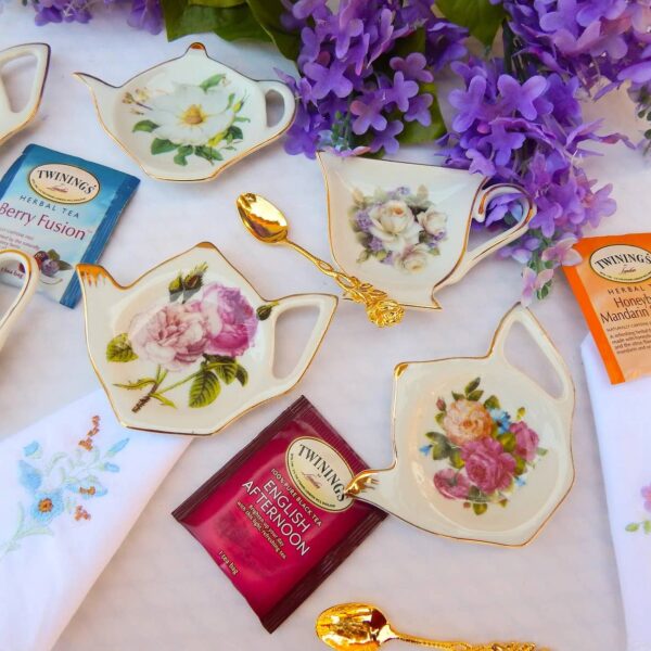 Embroidered Napkins Floral Lace - Image 3