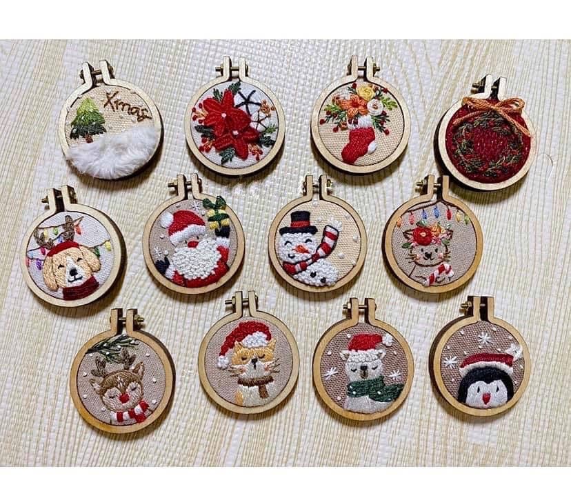 Embroidered Christmas Ornaments With Wooden Frame - Image 2