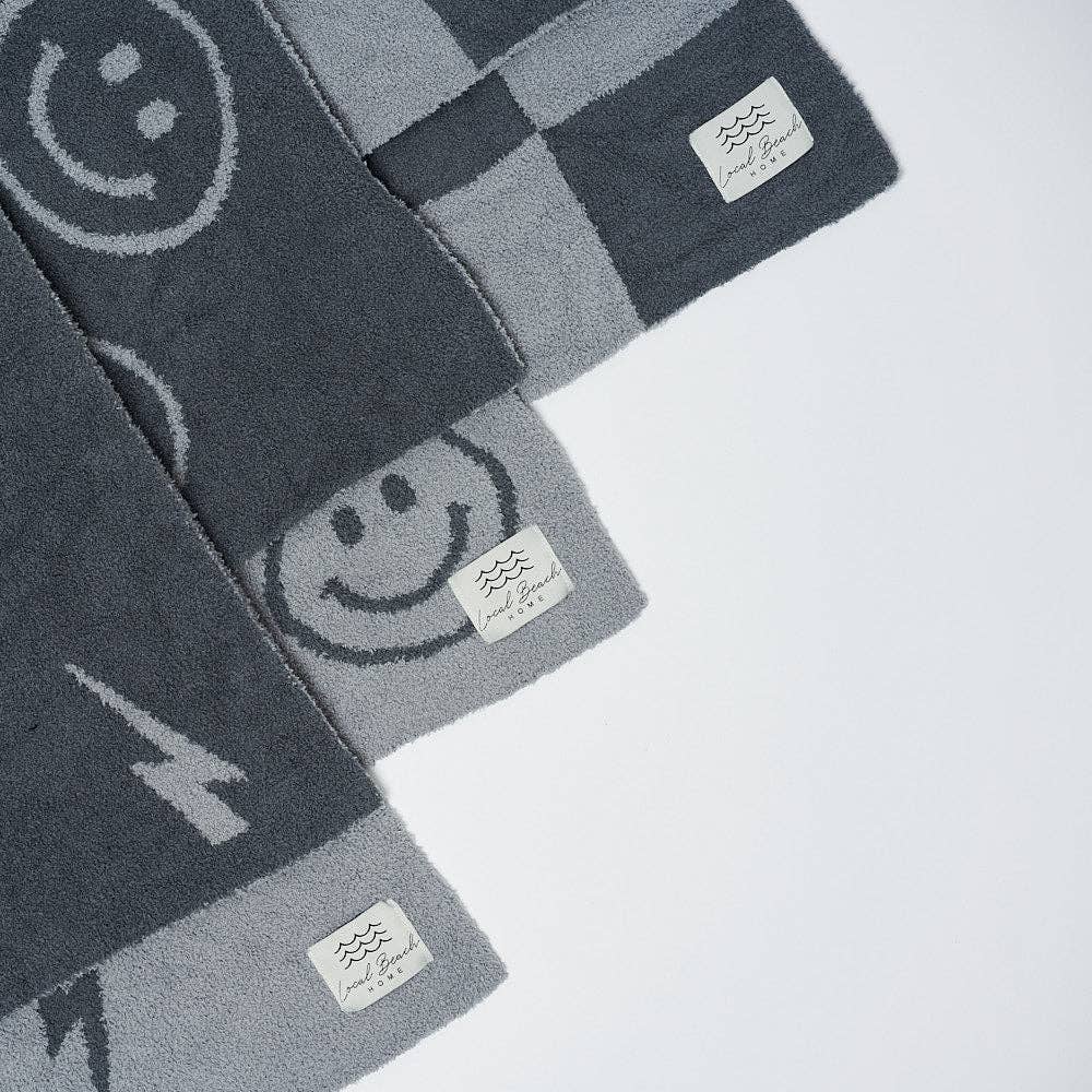 Smiley Luxe Home Blanket: New Neon Citron/Blue - Image 15