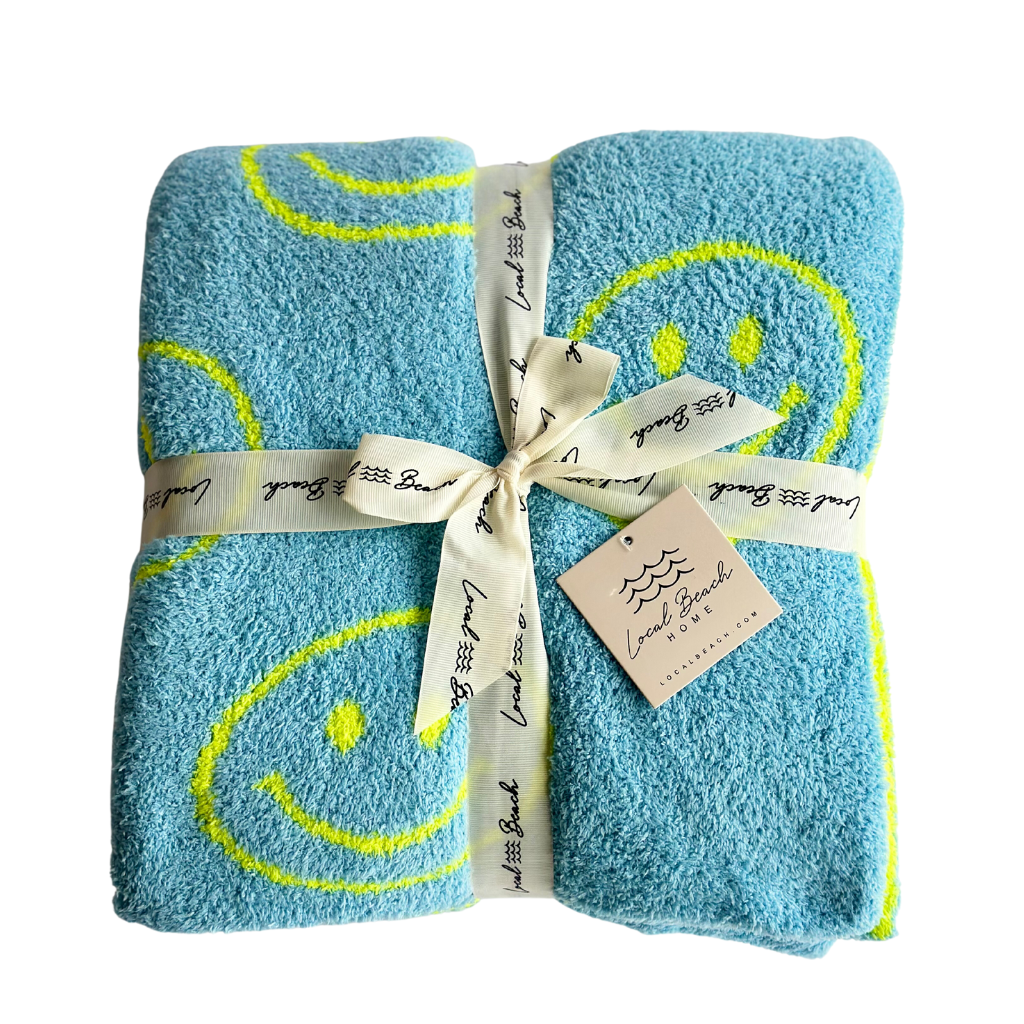 Smiley Luxe Home Blanket: New Neon Citron/Blue - Image 10