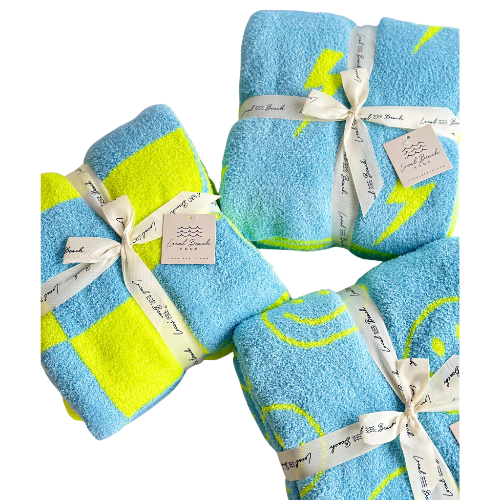 Smiley Luxe Home Blanket: New Neon Citron/Blue - Image 12