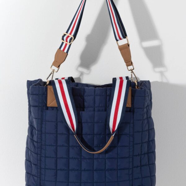 EZRA TRAVEL TOTE: Magenta - Image 9