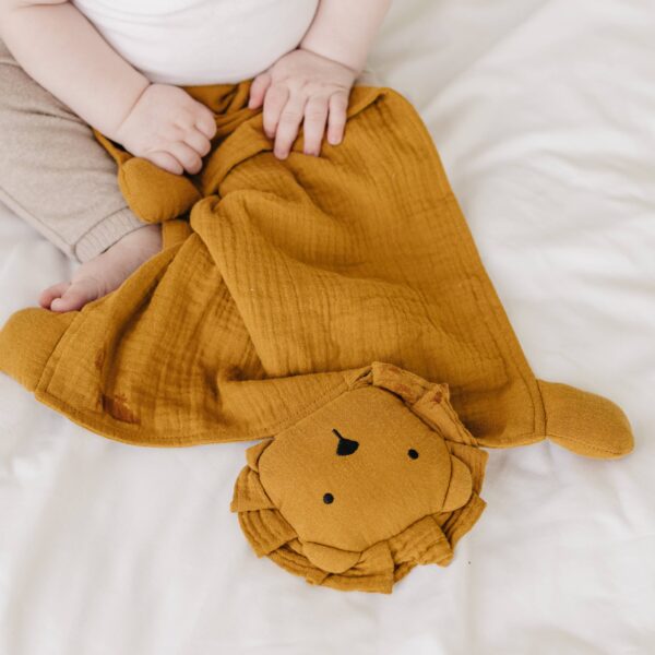 Toffee Lion Organic Cotton Muslin Lovey Blanket - Image 6