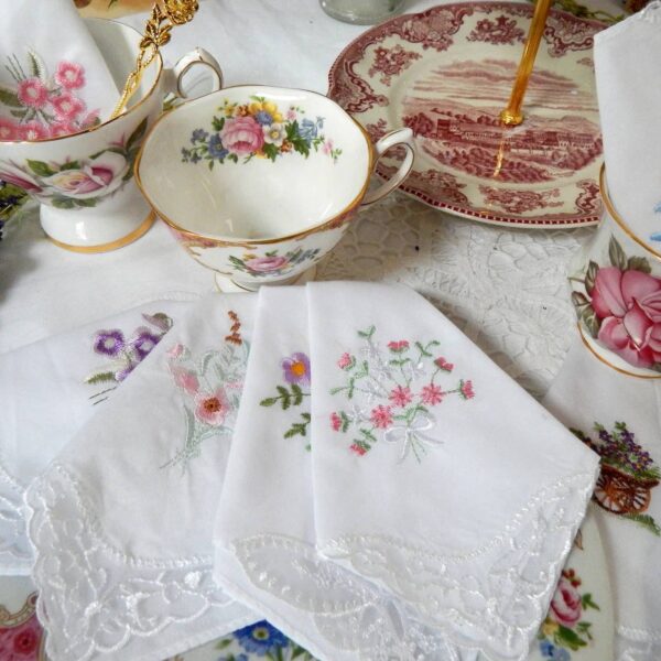 Embroidered Napkins Floral Lace - Image 2