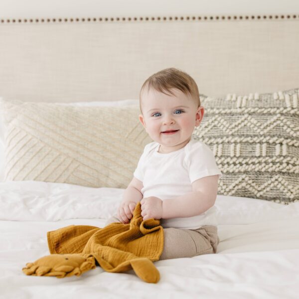 Toffee Lion Organic Cotton Muslin Lovey Blanket - Image 3