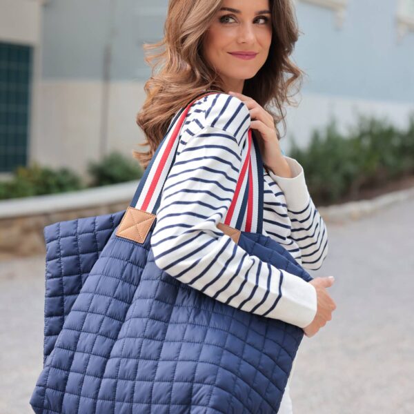 EZRA TRAVEL TOTE: Magenta - Image 10