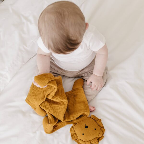 Toffee Lion Organic Cotton Muslin Lovey Blanket - Image 9