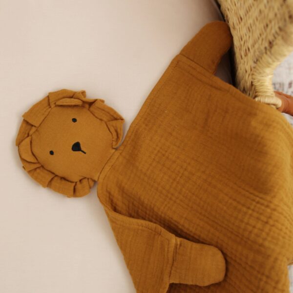 Toffee Lion Organic Cotton Muslin Lovey Blanket - Image 5
