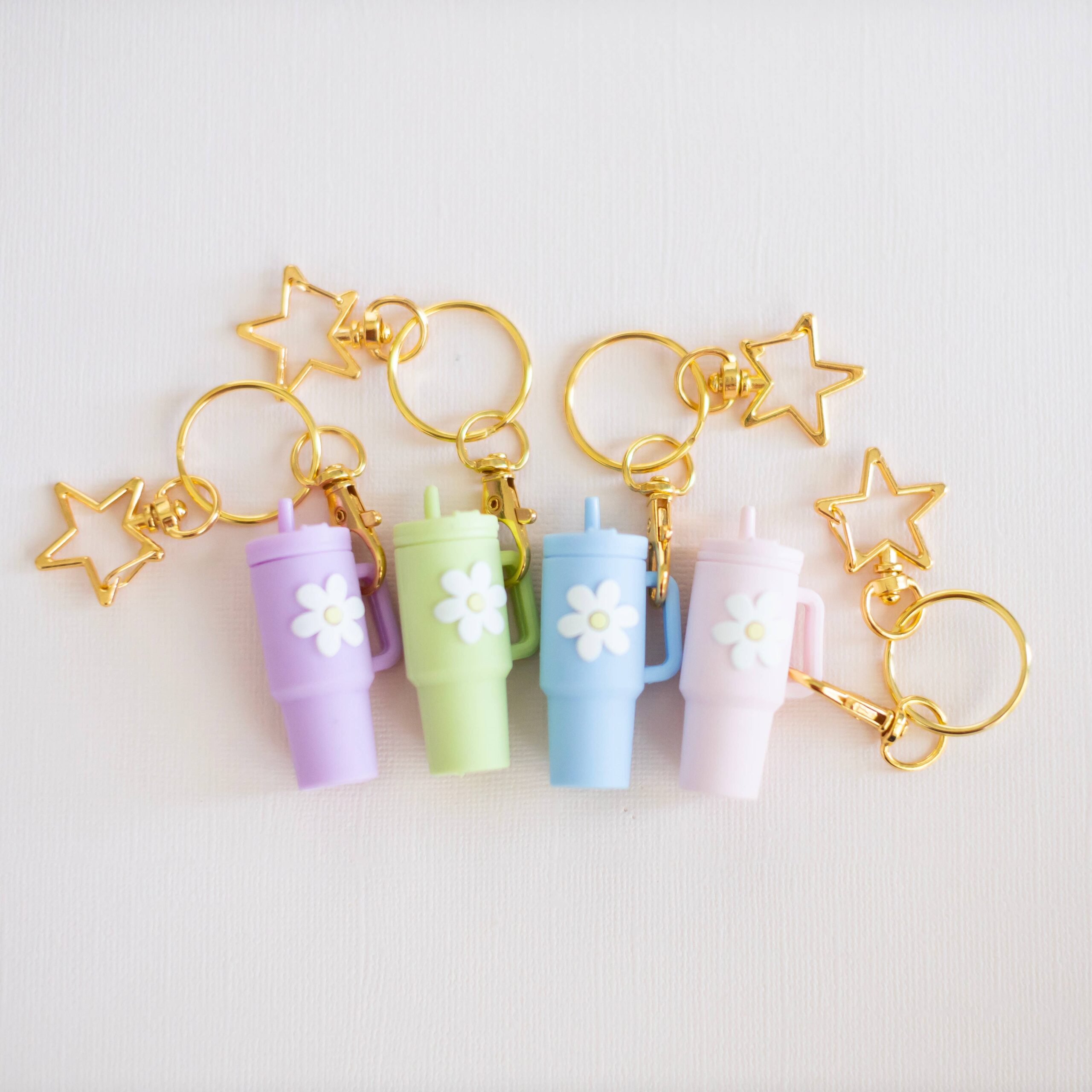 Mini Stanley Cup Keychain Accessories – Daisy Flower Design - Image 2
