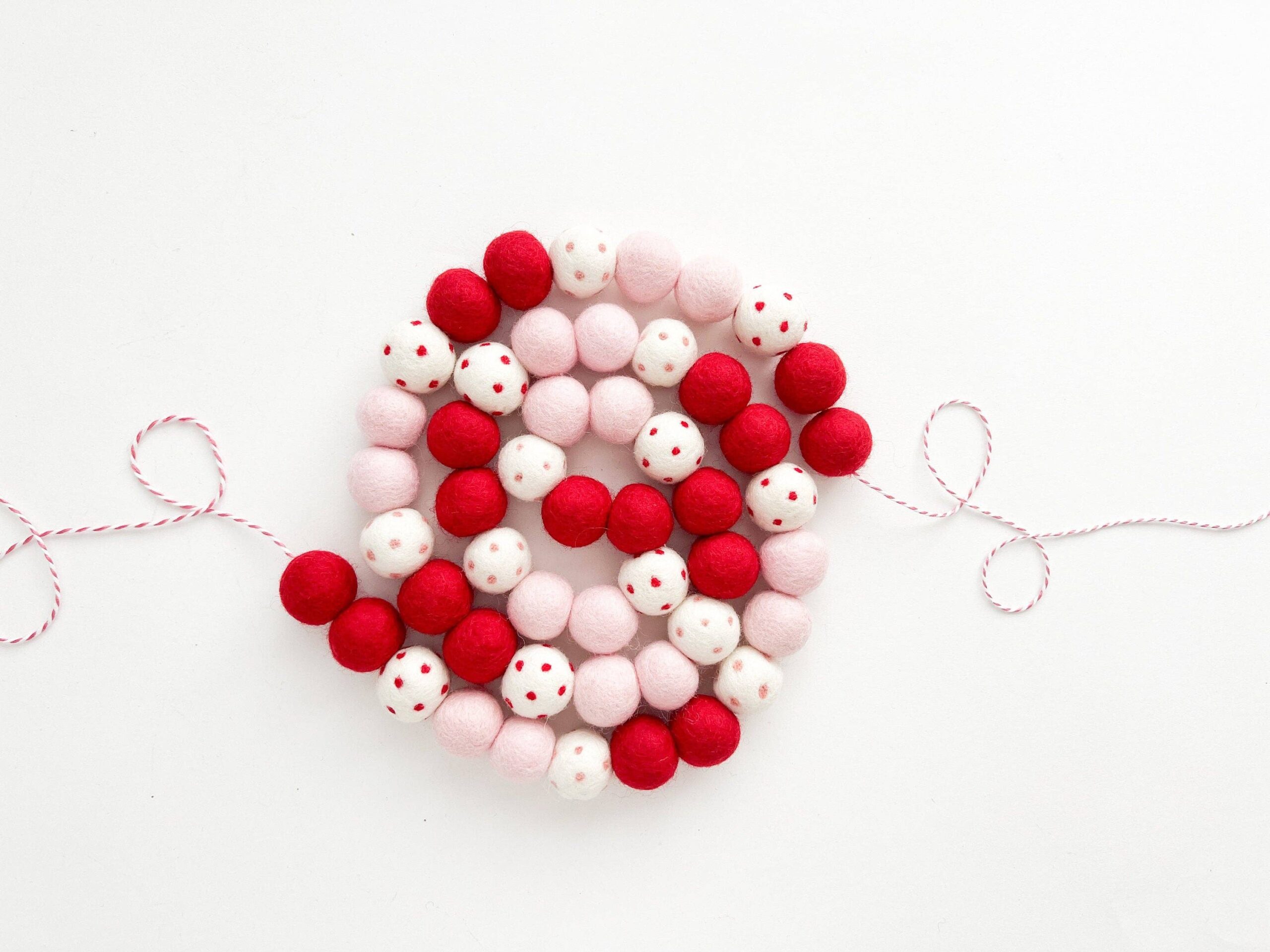 Red & Pink Felt Ball Garland - Image 2