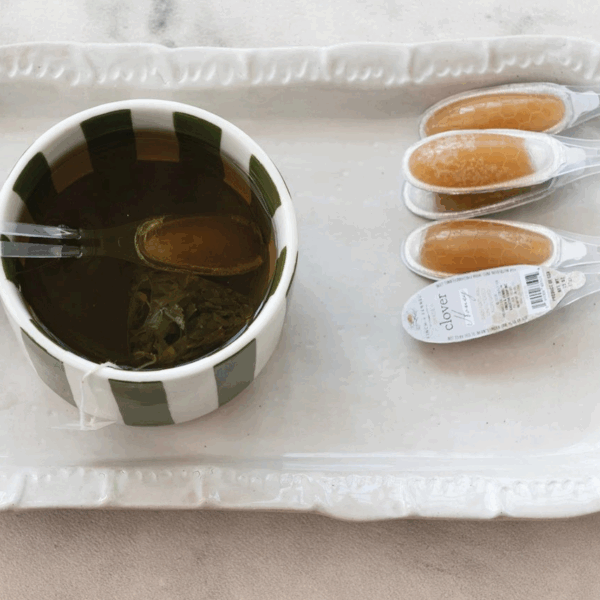 .25 oz. Grade A Unfiltered Clover Honey Filled Single Use Spoons - Image 4
