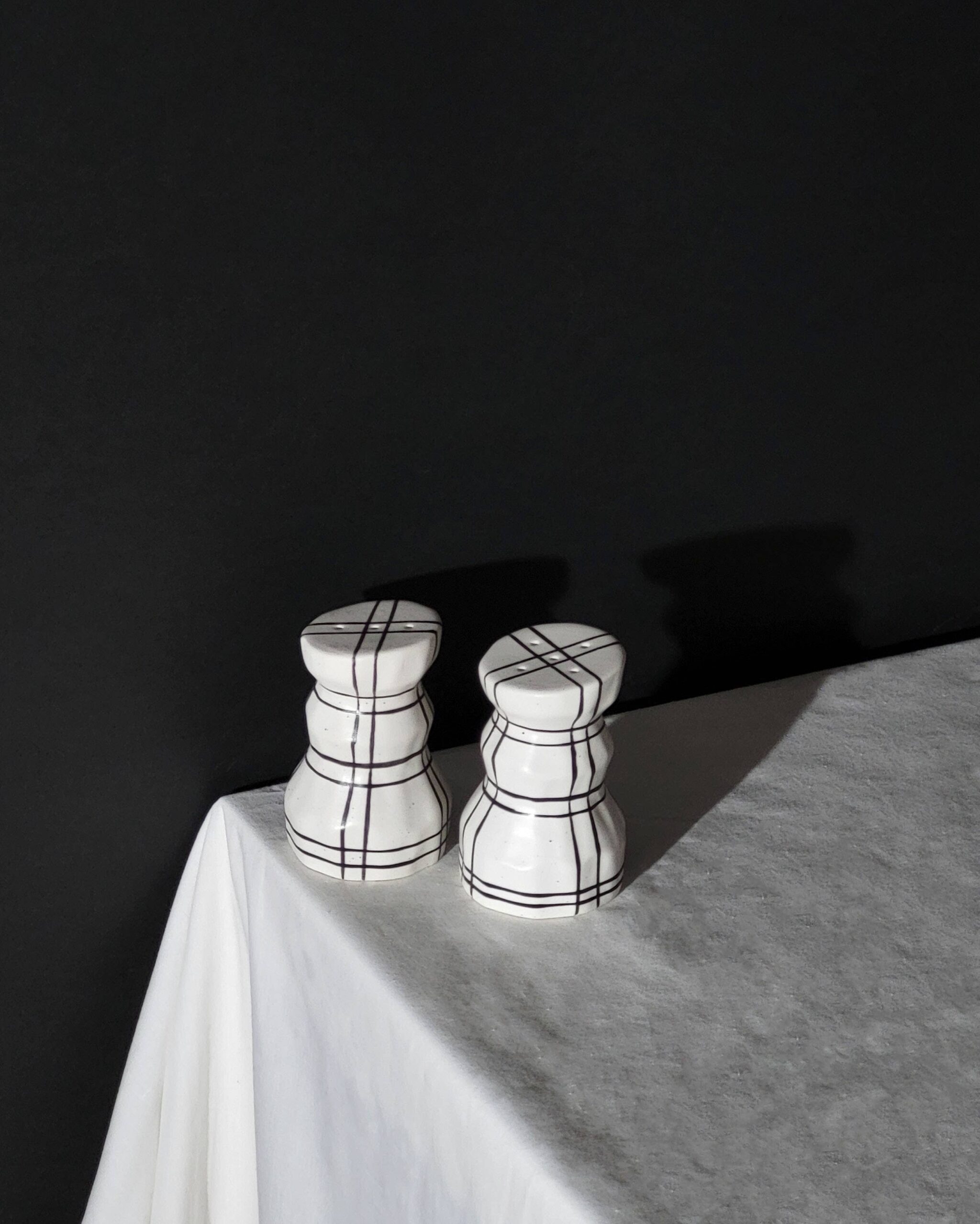 Pó de Barro - Salt & Pepper Shaker Set - Image 4